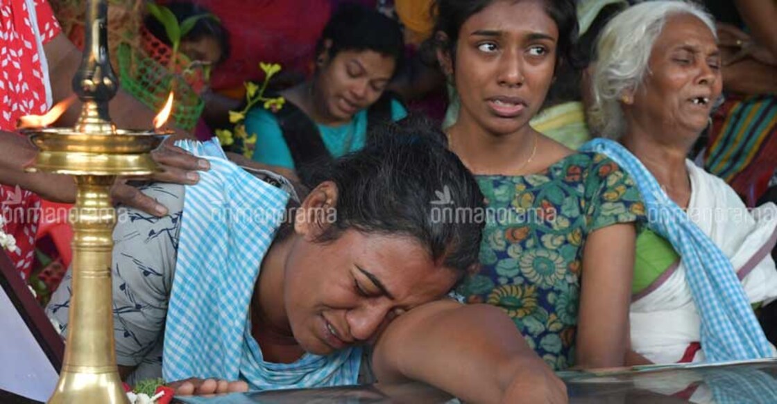 Kerala bids adieu to KSRTC bus accident victims