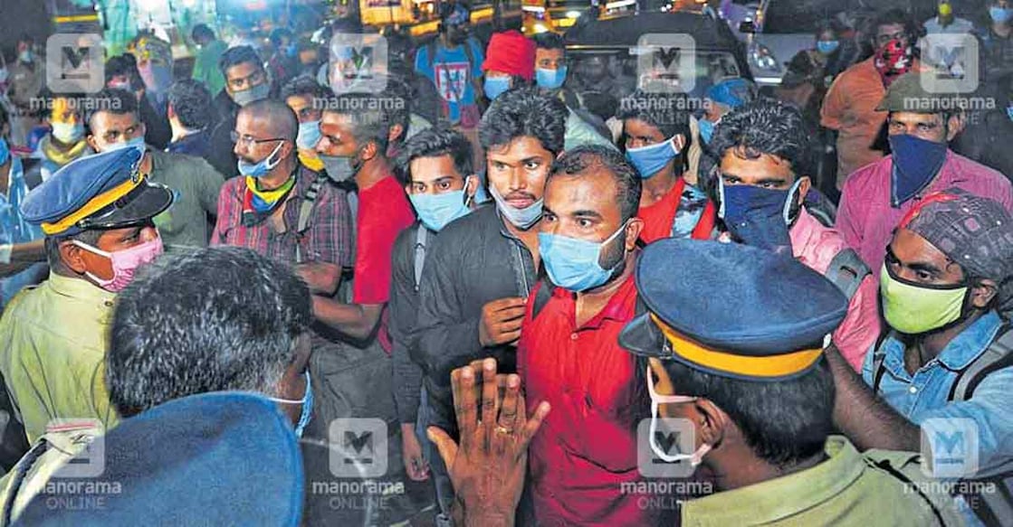 Hundreds of Keralites endure harrowing wait at the check-posts Hundreds of Keralites endure harrowing wait at the check-posts