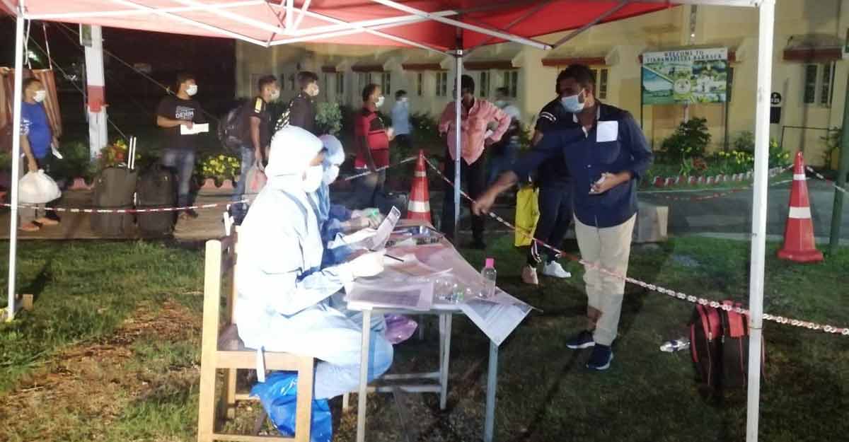 127 deportees from Bahrain at naval quarantine in Kochi 127 deportees from Bahrain at naval quarantine in Kochi