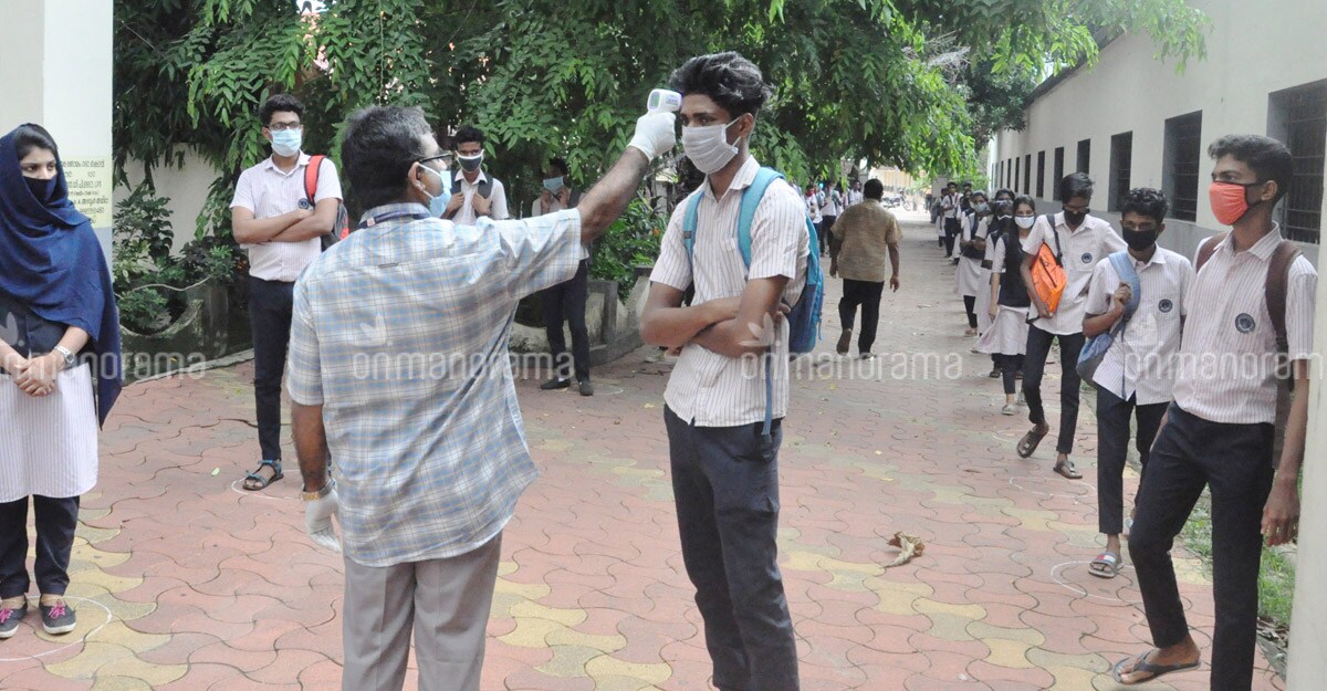 SSLC, Plus two exams resume today, only one person to accompany student SSLC, Plus two exams resume today, only one person to accompany student