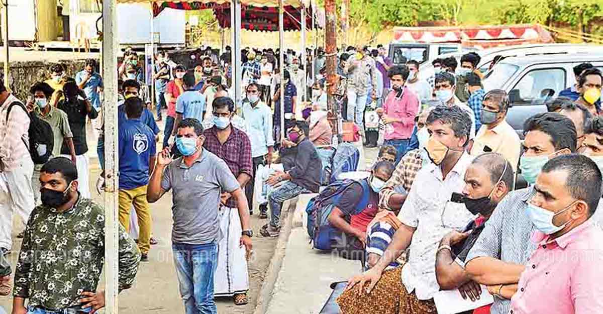 Hundreds of Keralites endure harrowing wait at the check-posts Hundreds of Keralites endure harrowing wait at the check-posts