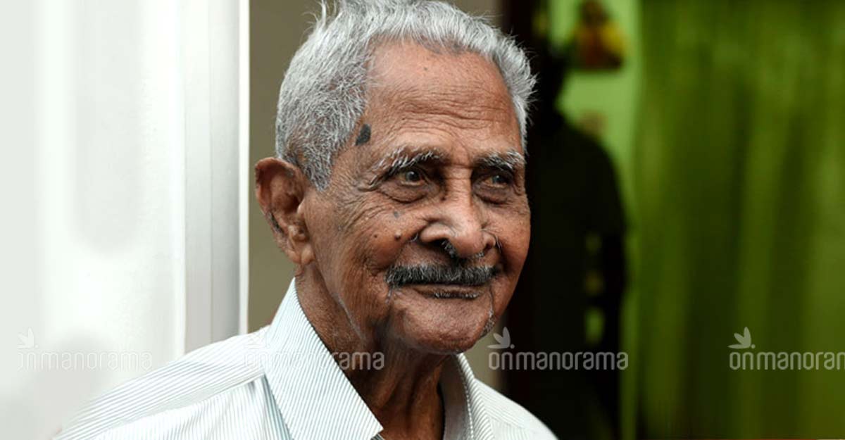 Actor and singer Pappukutty Bhagavathar passes away Actor and singer Pappukutty Bhagavathar passes away