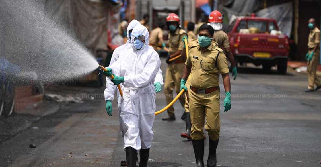 COVID-19: Police intensify checks in Kochi, 50 people detained from Champakara market