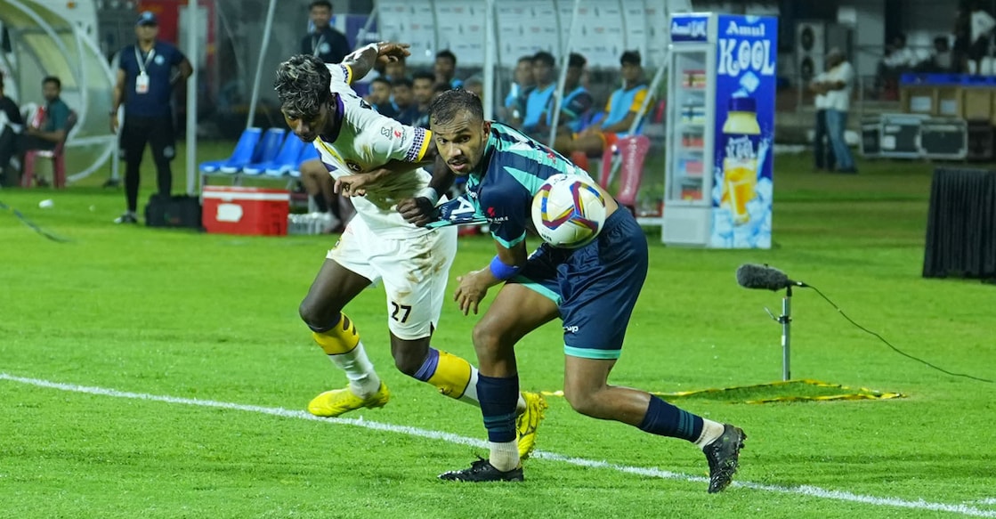 Gani Nigam (blue) of Calicut FC vies for the ball with Nithin Madhu of Forca Kochi. Photo: Special arrangement