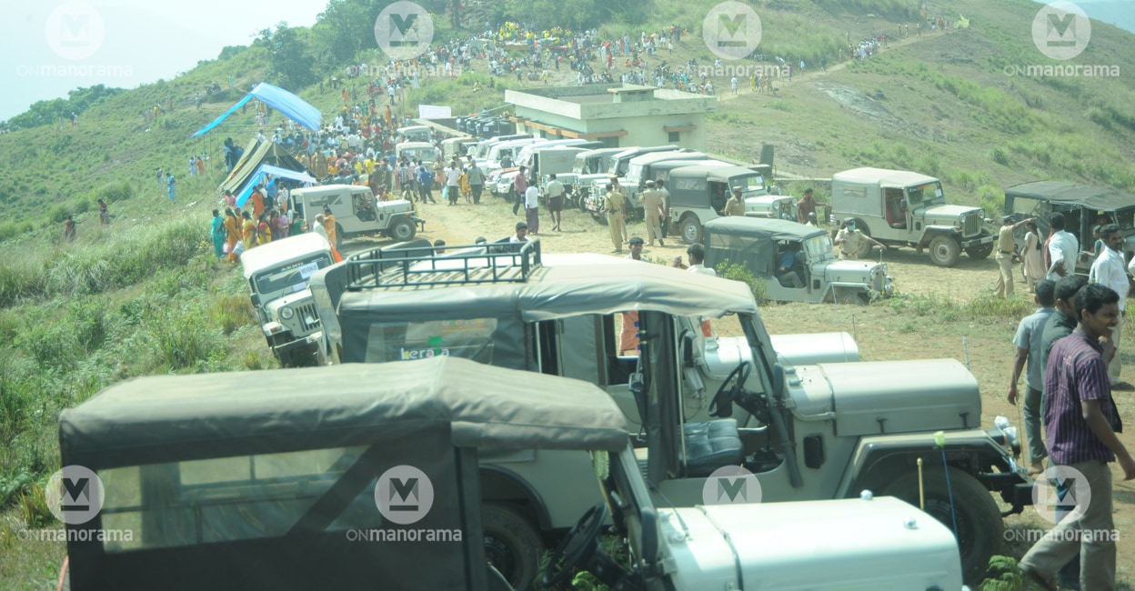 jeep-mangala-devi-temple-kumily-file Jeeps line up en route to the Mangala Devi Temple, Kumily. File photo: Manorama