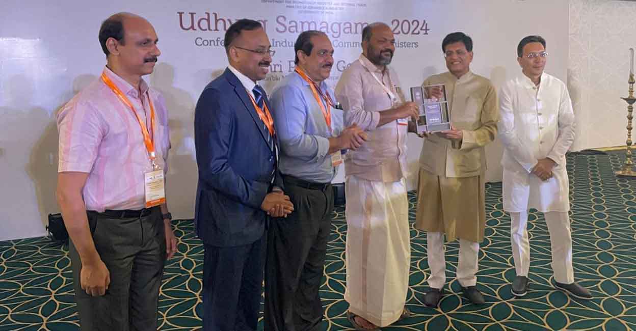 kerala-govt-award-minister-rajeeve kerala-govt-award-minister-rajeeve