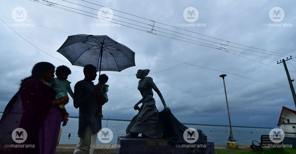 Heavy rain likely in Kerala: Yellow alert in 6 districts today