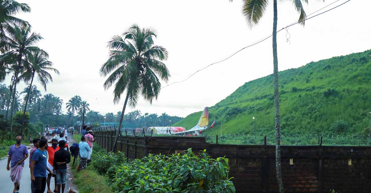 Karipur plane crash: Tabletop runways can create optical illusion, leading to accidents Karipur plane crash: Tabletop runways can create optical illusion, leading to accidents