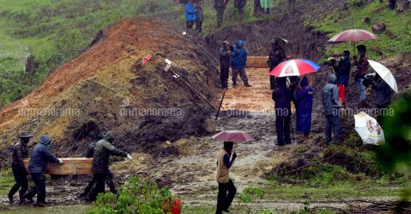 Death toll in Munnar landslide rises to 27, rescue mission continues