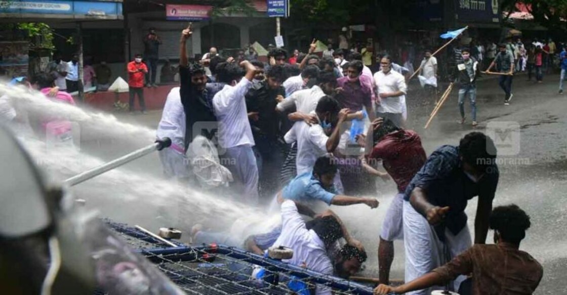 CPM, LDF defend Jaleel as Oppn intensifies protests demanding his resignation