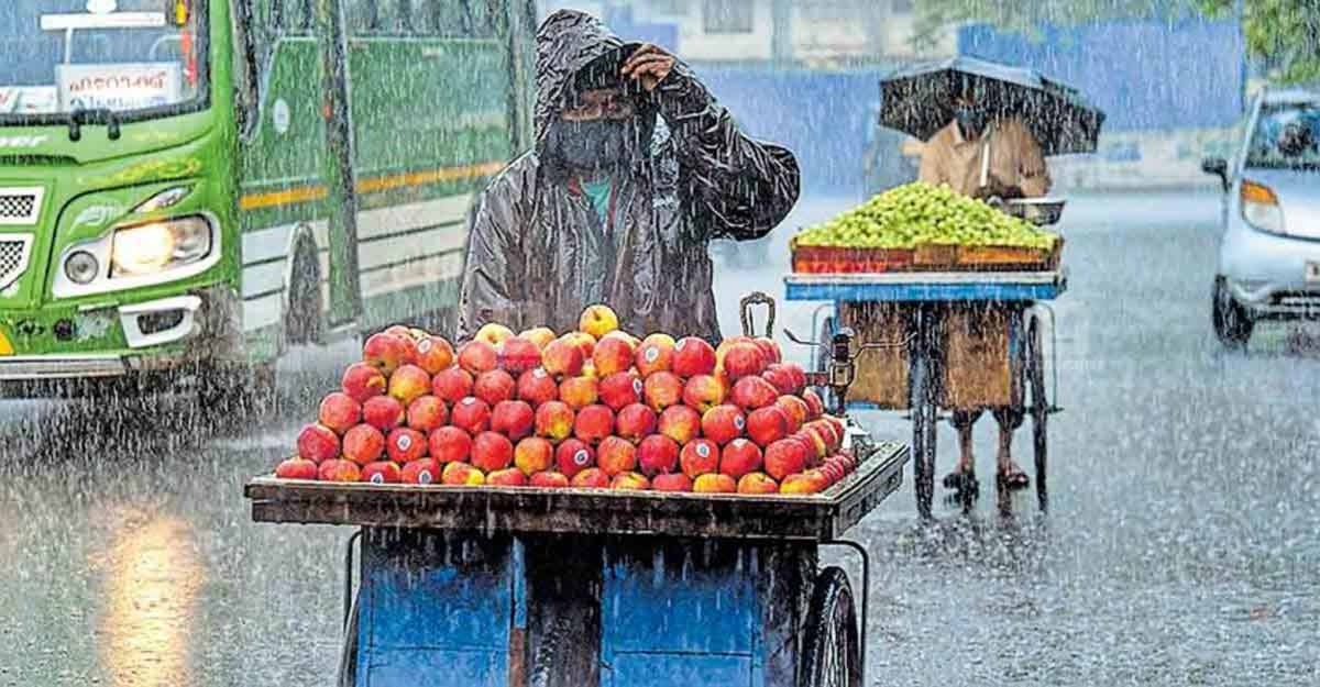 Extremely heavy rains predicted in Kerala, red alert in four districts Extremely heavy rains predicted in Kerala, red alert in four districts