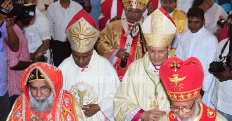 Dr Joseph Kalathiparambil anointed as new Varapuzha archbishop