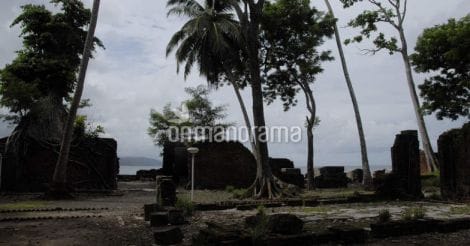 1.4K stranded tourists in Adamans running out of cash, officials say they may be rescued today