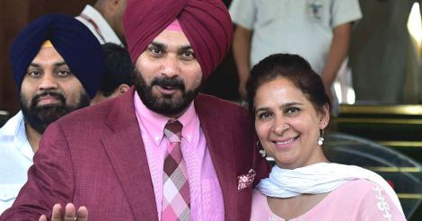 Sidhu's wife to join Congress on November 28