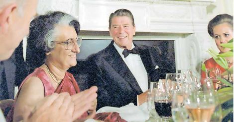 Indira Gandhi with U.S. president Ronald Reagan during a state dinner in the White House on July 29, 1982. Sonia Gandhi is by her side. 