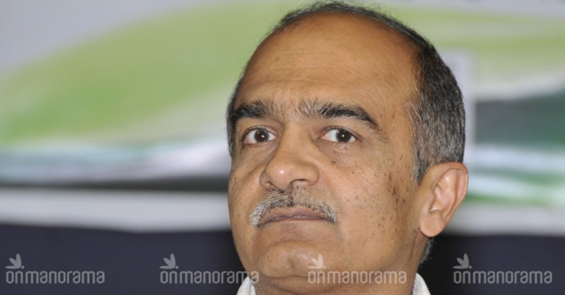 Prashant Bhushan invites SC wrath for slamming it over CBI row Prashant Bhushan invites SC wrath for slamming it over CBI row