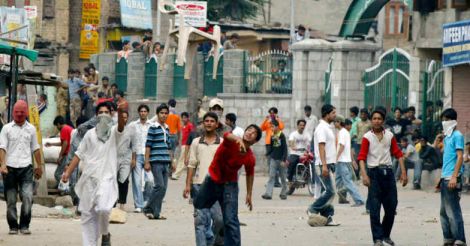 Youth killed as forces fire at stone-throwing mob in Kashmir