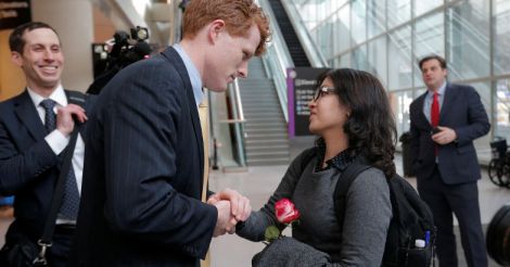 US suspends travel ban after judge stayed Trump executive