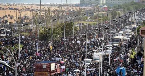 Rajnikanth joins Jallikattu protest 