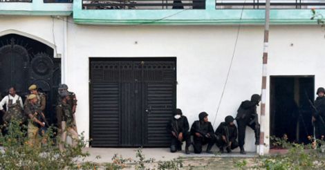 IS flag, videos of how to make bombs found next to slain Lucknow terror suspect