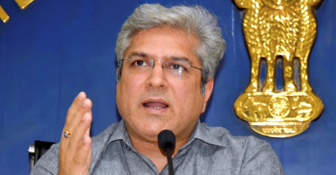 I-T raids on 16 premises linked to Delhi minister Kailash Gahlot