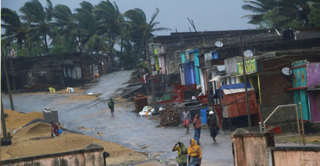 Very severe cyclone Titli makes landfall in Odisha