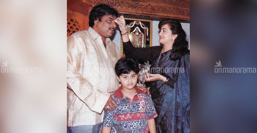 Kannada actor and former minister Ambareesh dies at 66 Kannada actor and former minister Ambareesh dies at 66