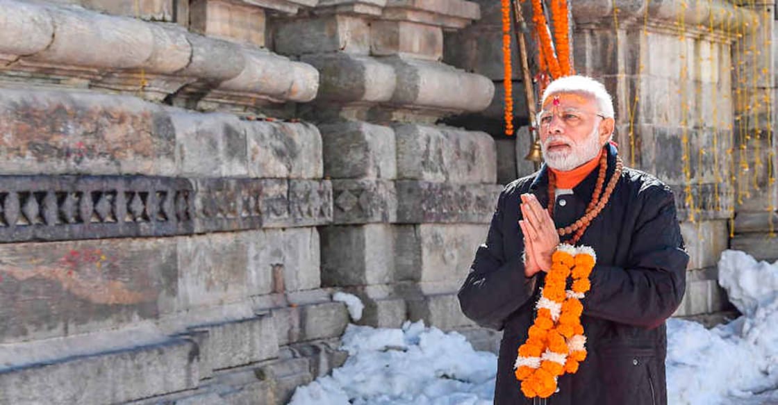 Modi offers prayers at Kedarnath, reviews reconstruction projects Modi offers prayers at Kedarnath, reviews reconstruction projects