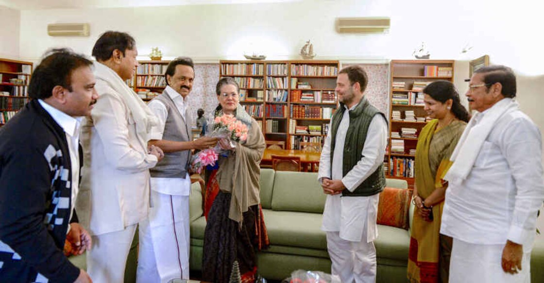 Stalin meets Sonia, Rahul ahead of opposition meet