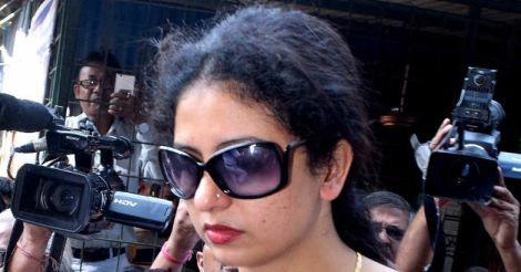 Mohammed Shami's wife meets Mamata Banerjee