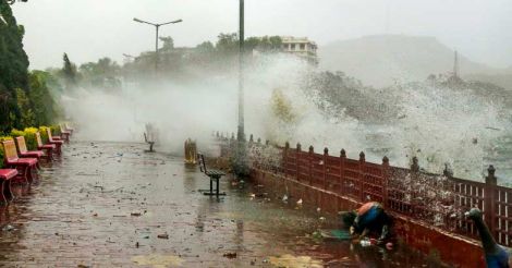 Fresh thunderstorm, squall warning; heavy rain likely in Kerala