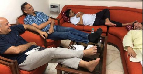 High drama in Delhi as Kejriwal sleeps over in LG's office