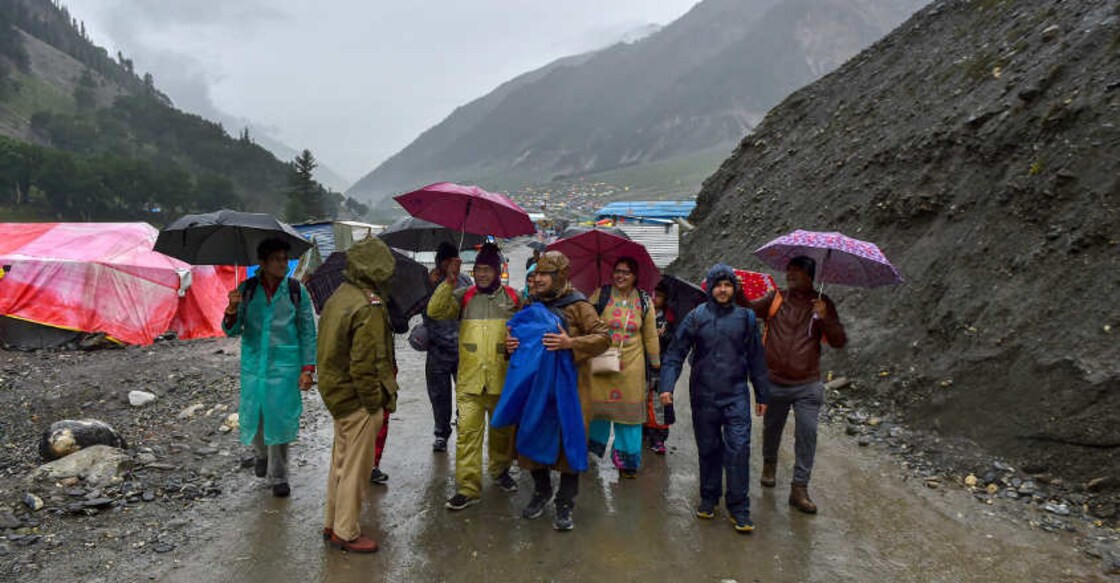 Amarnath Yatra suspended on Pahalgam and Baltal routes Amarnath Yatra suspended on Pahalgam and Baltal routes