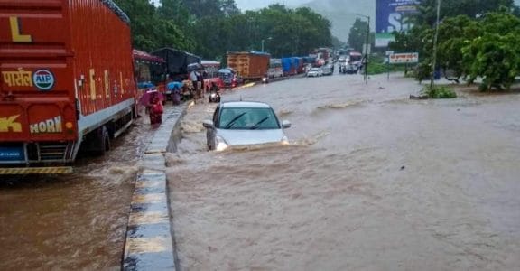 Prolonged monsoon causes mayhem across India, death toll mounts to 148 Prolonged monsoon causes mayhem across India, death toll mounts to 148