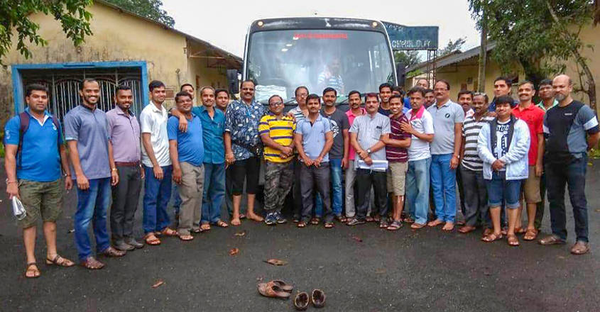 33 killed as picnic bus falls into ravine in Maharashtra 33 killed as picnic bus falls into ravine in Maharashtra