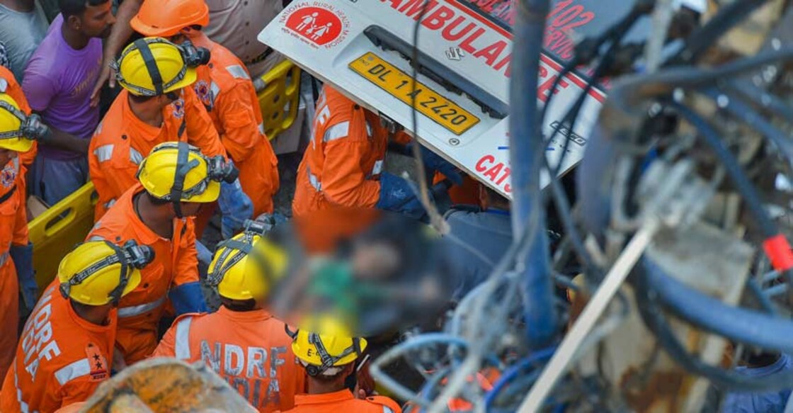 Four kids die as building collapses in Delhi 