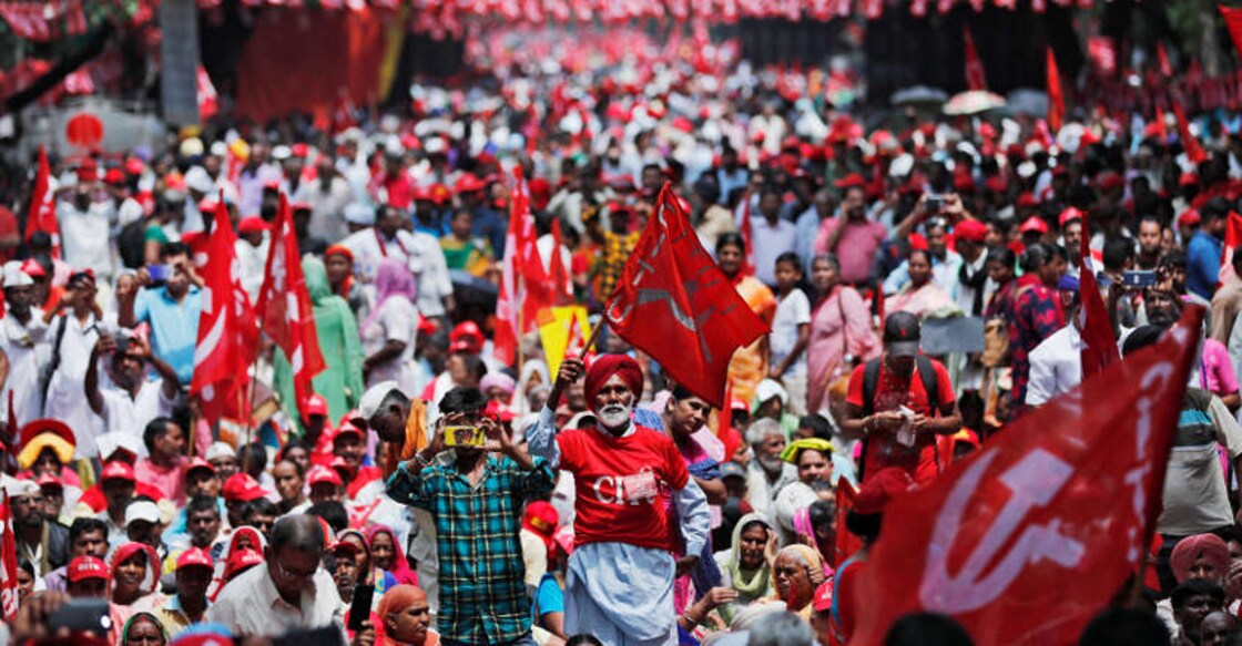 Massive farmers' protest against Modi's policies disrupts Delhi 