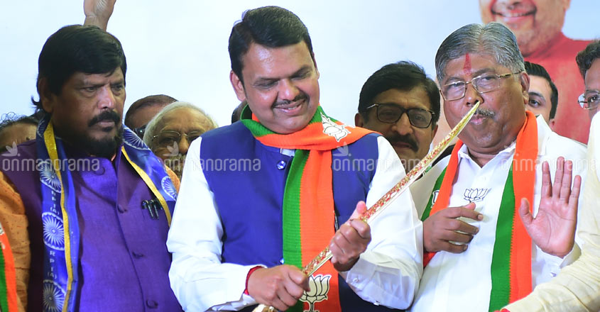 BJP shows no plans to cede in Maharashtra as Fadnavis stresses on party-led alliance BJP shows no plans to cede in Maharashtra as Fadnavis stresses on party-led alliance