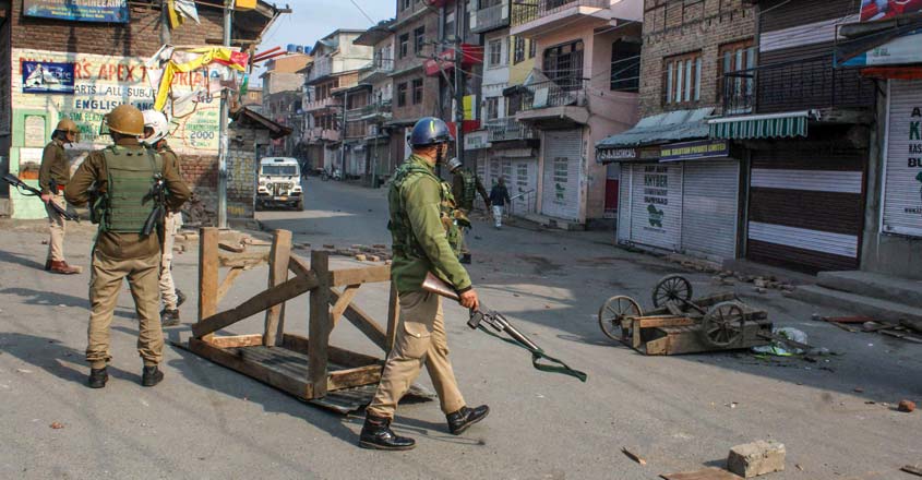 Kashmir: SMS facility for all mobile phones, internet services at govt hospitals resume