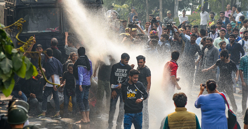  JNU stir against fee hike continues, varsity shifts venue for council meeting
