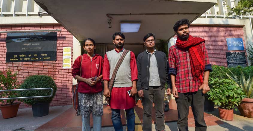 JNU protest: HRD ministry's panel meets students, to visit campus on Friday JNU protest: HRD ministry's panel meets students, to visit campus on Friday
