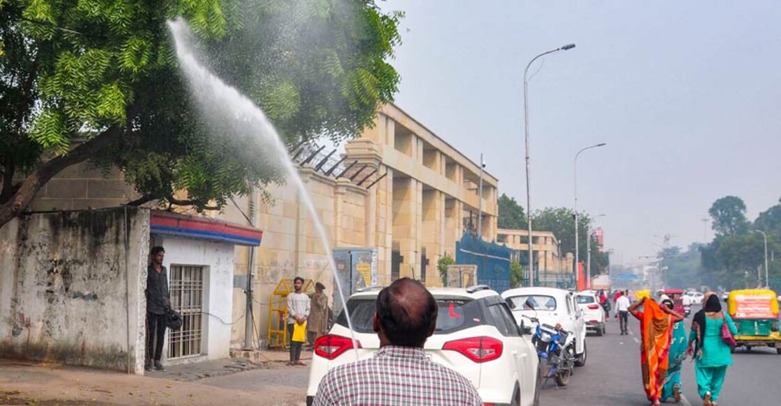 Lucknow too turns 'gas chamber', air quality index plummets 