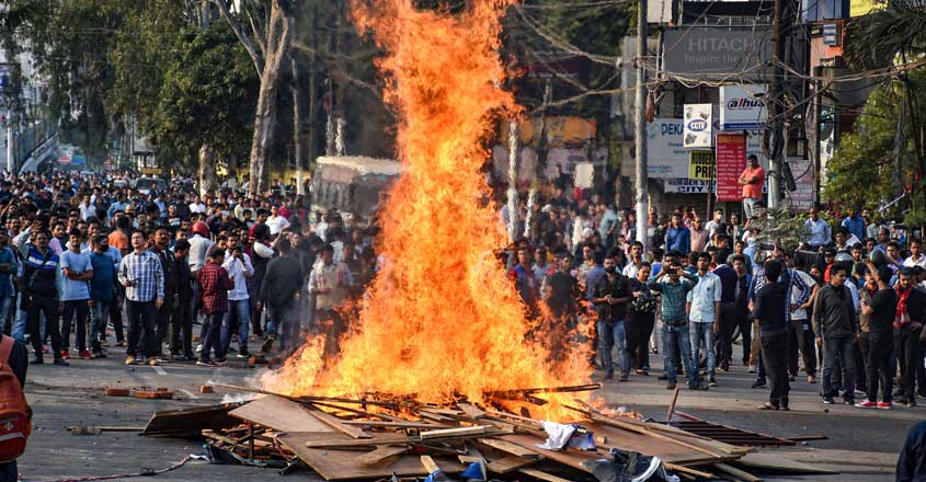 Northeast shutdown: Thousands defy curfew, Army to protest CAB in Assam, PM seeks to assuage concerns Northeast shutdown: Thousands defy curfew, Army to protest CAB in Assam, PM seeks to assuage concerns