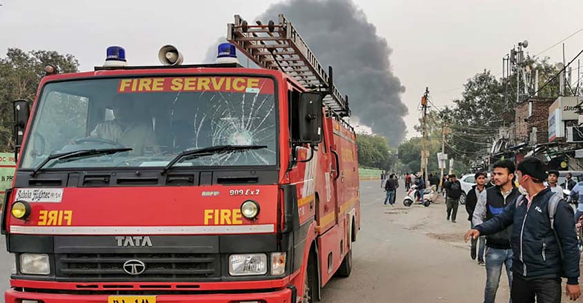 Violence erupts in Delhi as citizenship law protesters clash with police, 4 buses burnt Violence erupts in Delhi as citizenship law protesters clash with police, 4 buses burnt
