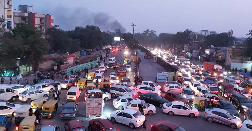 Violence erupts in Delhi as citizenship law protesters clash with police, 4 buses burnt Violence erupts in Delhi as citizenship law protesters clash with police, 4 buses burnt