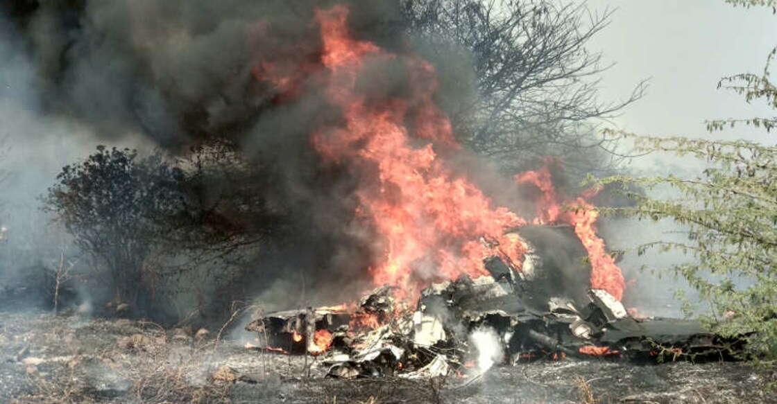 2 pilots killed as IAF Mirage 2000 aircraft crashes at HAL airport 2 pilots killed as IAF Mirage 2000 aircraft crashes at HAL airport