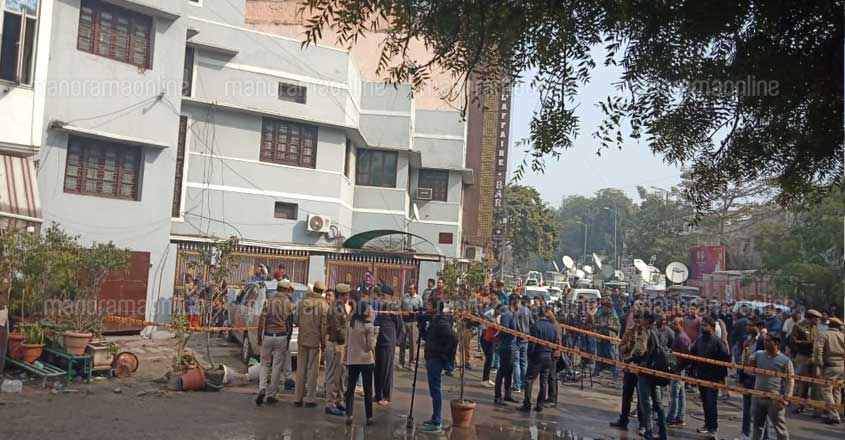 Delhi hotel fire claims 17 lives Delhi hotel fire claims 17 lives
