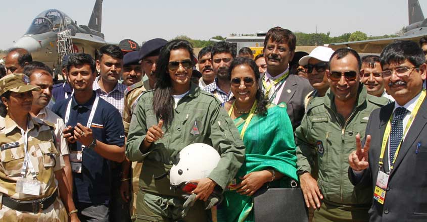Sindhu pulls 5g during 31-min flight on Tejas Sindhu pulls 5g during 31-min flight on Tejas