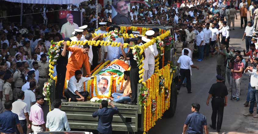 Parrikar cremated with full military, state honours Parrikar cremated with full military, state honours