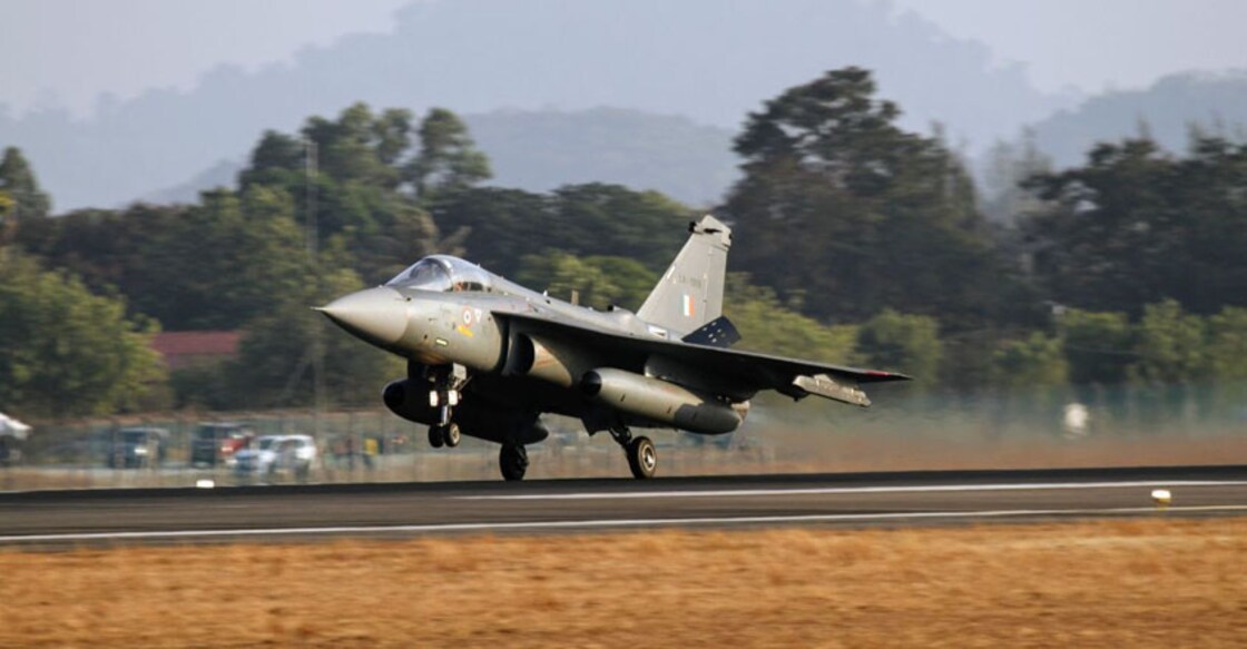 Scripting history, 2 Tejas squadron fighters land in Langkawi for LIMA